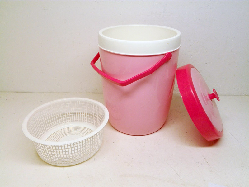 nevera camping p¯cnic pioneer asia plastico rosa 31.5l alt 45.7-51.5 o36.3 1u